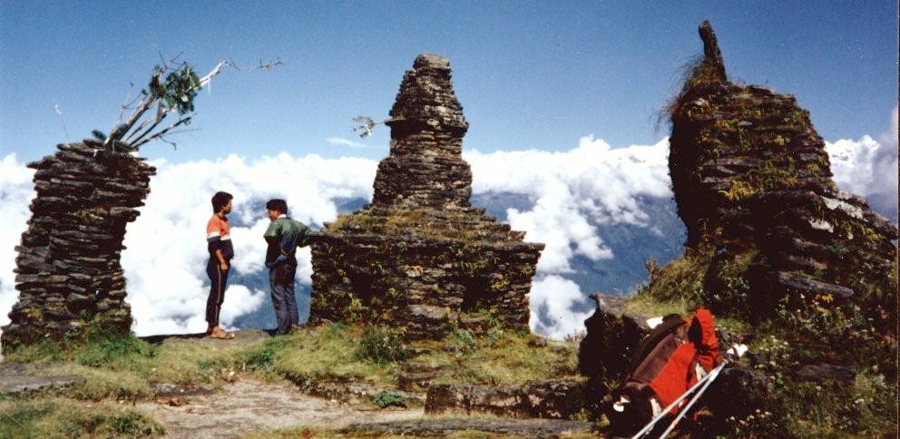 Chortens ( Buddhist shrines ) on Ridge