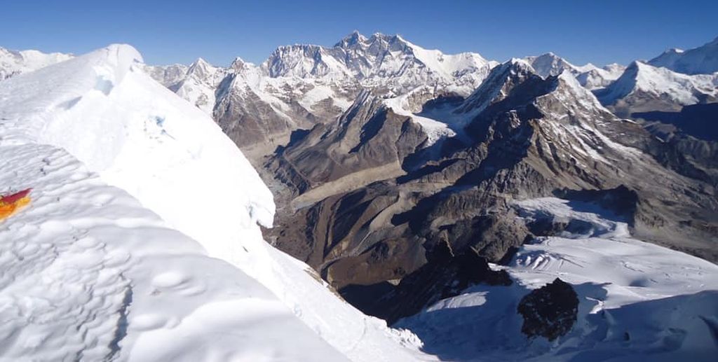 Mount Everest ( 8850m ) and Peak 41 ( the " Other Mera " ) from Mera Peak