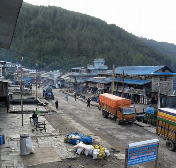 Main street in Jiri