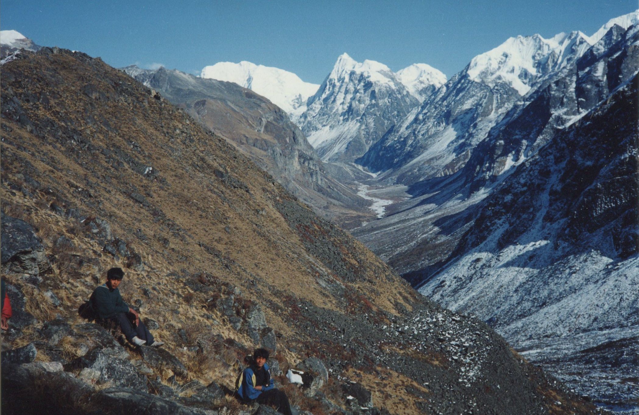 Mt.Langshisa Ri and Dome Blanc  on ascent to Ganja La