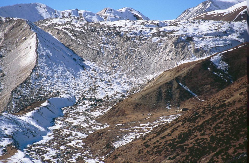 On ascent to Larkya La