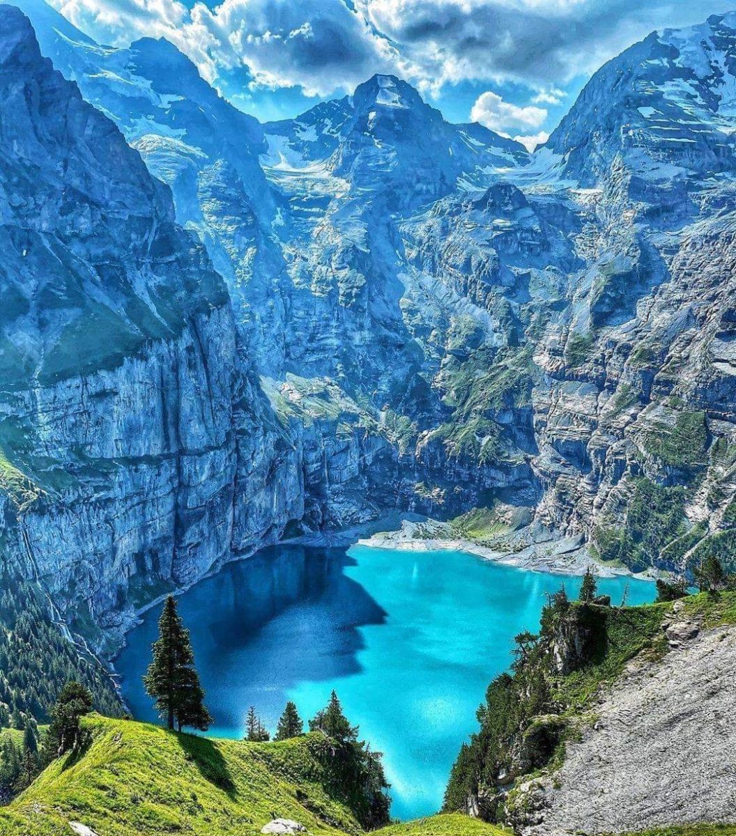 Blumlisalphorn and Frundenhorn from Oeschinensee above Kandersteg