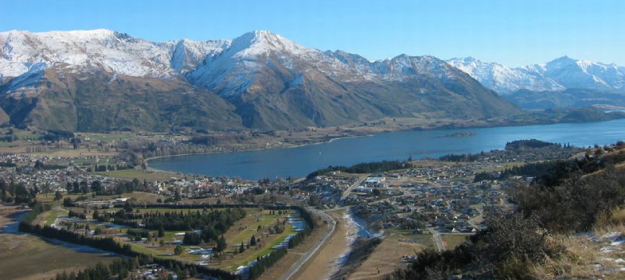 Lake Wanaka and Mount Roy in the South Island of New Zealand