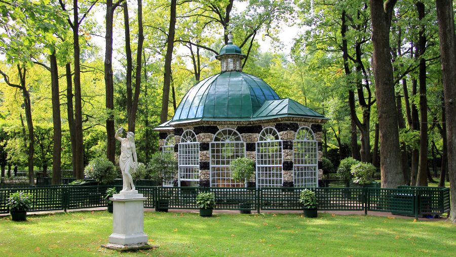 Aviary Pavilion at Peterhof Palace in St Petersburg