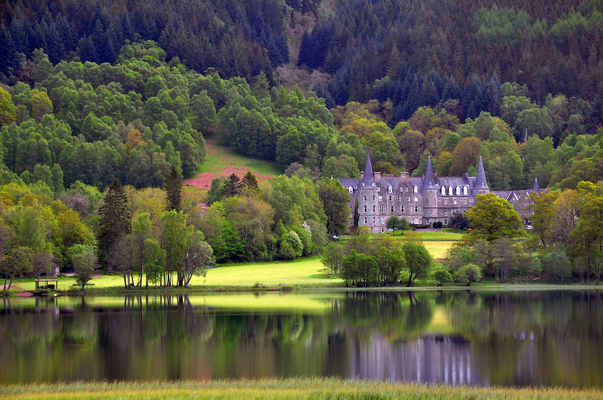 Tigh Mhor Hotel beneath Ben A'an