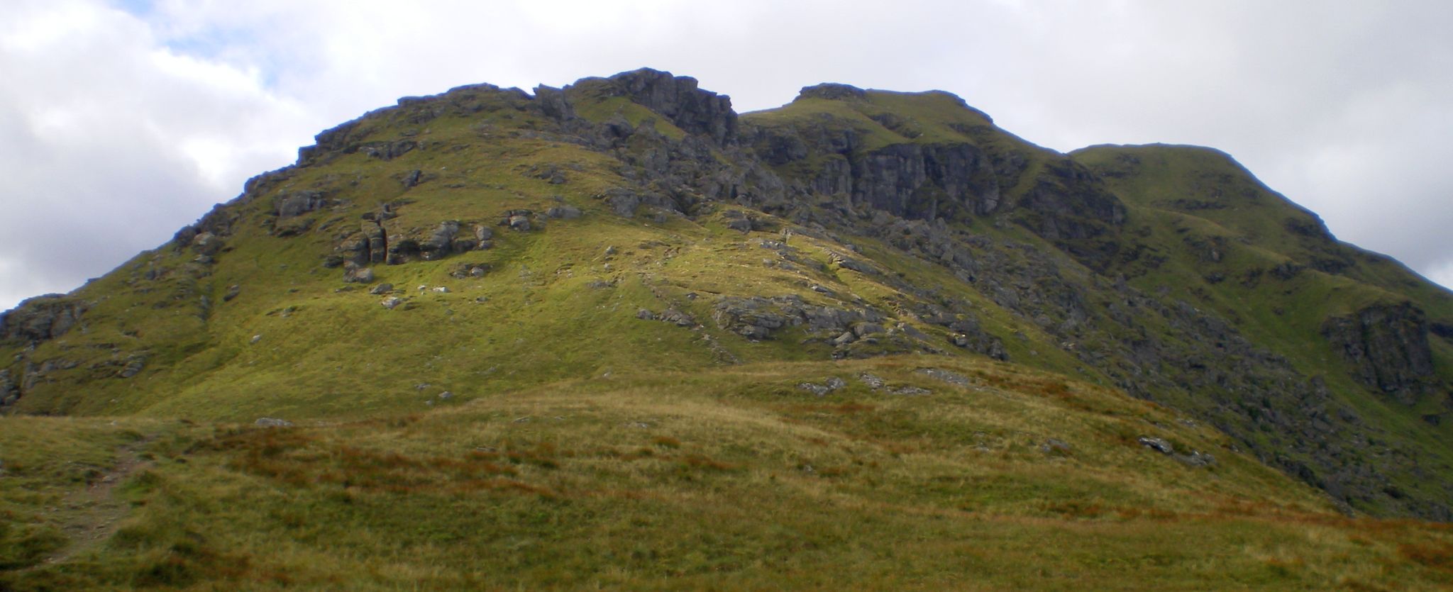 Rock band on ascent of Ben Donich