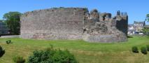 Bute_Rothesay_Castle_2.jpg