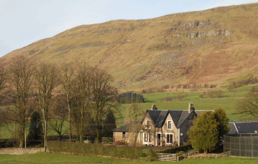 Bencloich Farm beneath the Campsie Fells