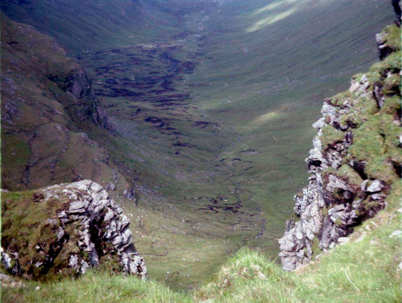 Cadha Dearg between Seana Bhraigh and Eididh nan Claach Geala