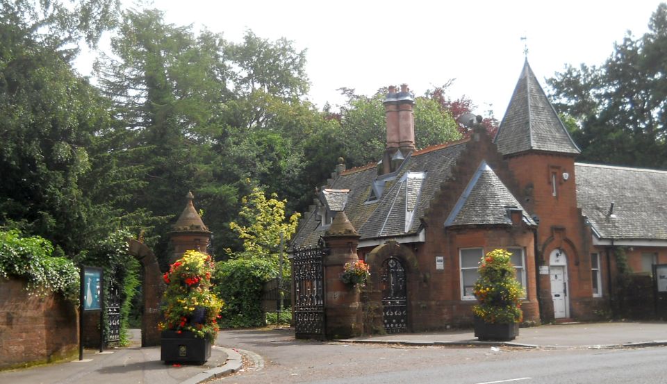 Entrance to Rosshall Park