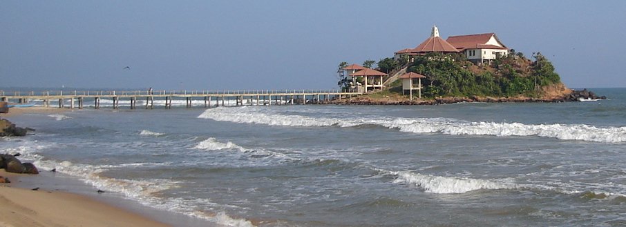 Parey Duwa Buddhist Temple on islet at Matara