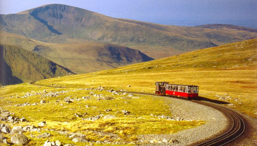 Mountain railway. Сноудонская Горная железная дорога Сноудония. Сноудон гора Горная железная дорога. Валлийский поезд. Mount Snowdon Train.