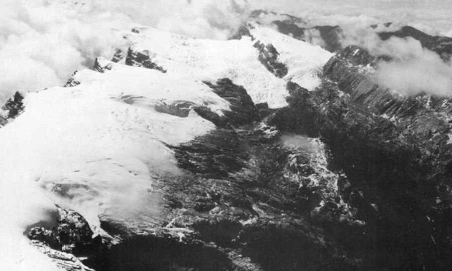 Ice Cap on Carstensz Pyramid ( Puncak Jaya ) - highest mountain in Indonesia and Oceania / Australasia